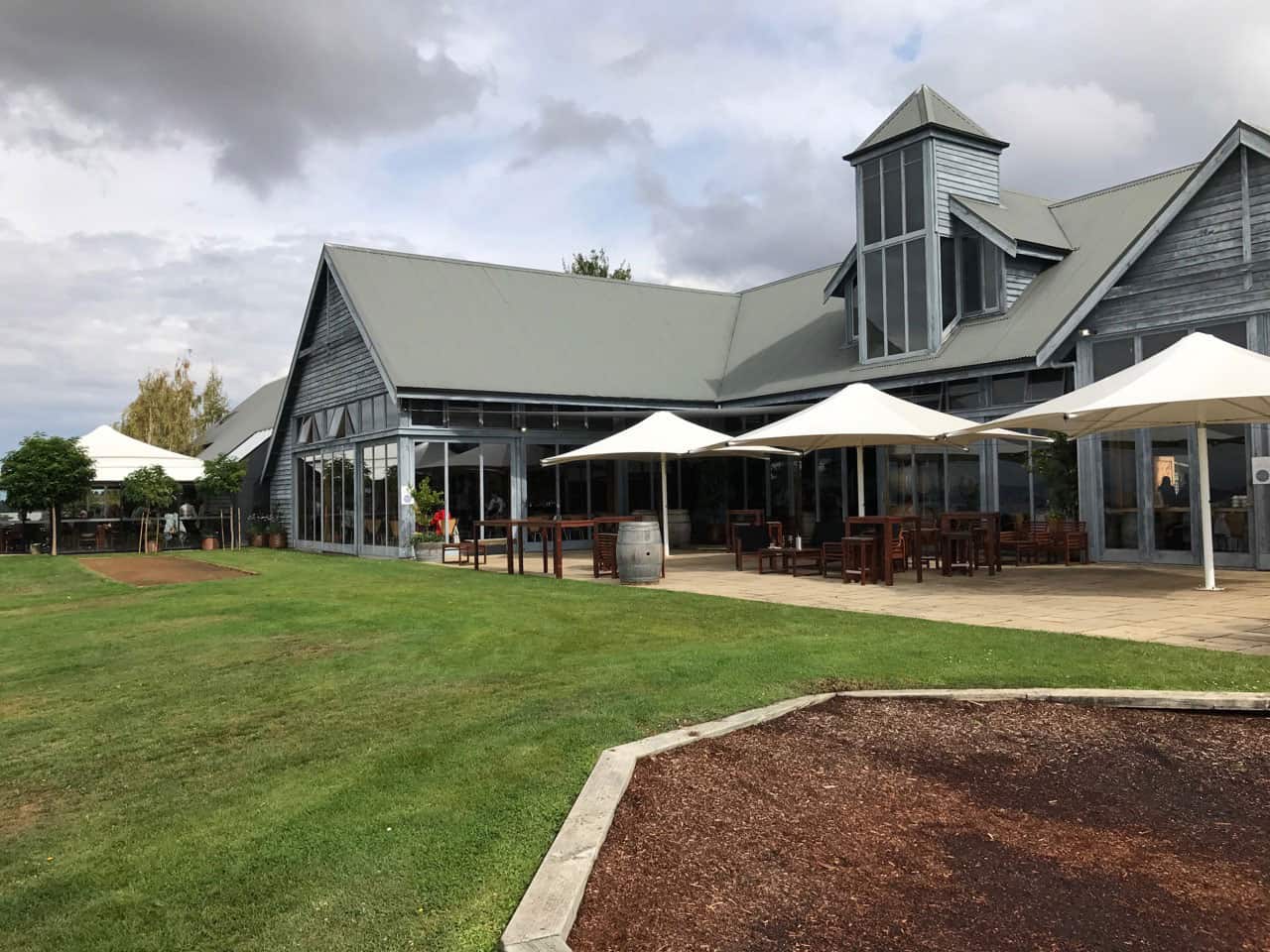 Front view of Frogmore creek winery